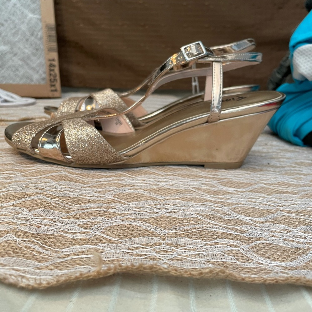 Fioni gold wedge Sandal heels size 8 1/2